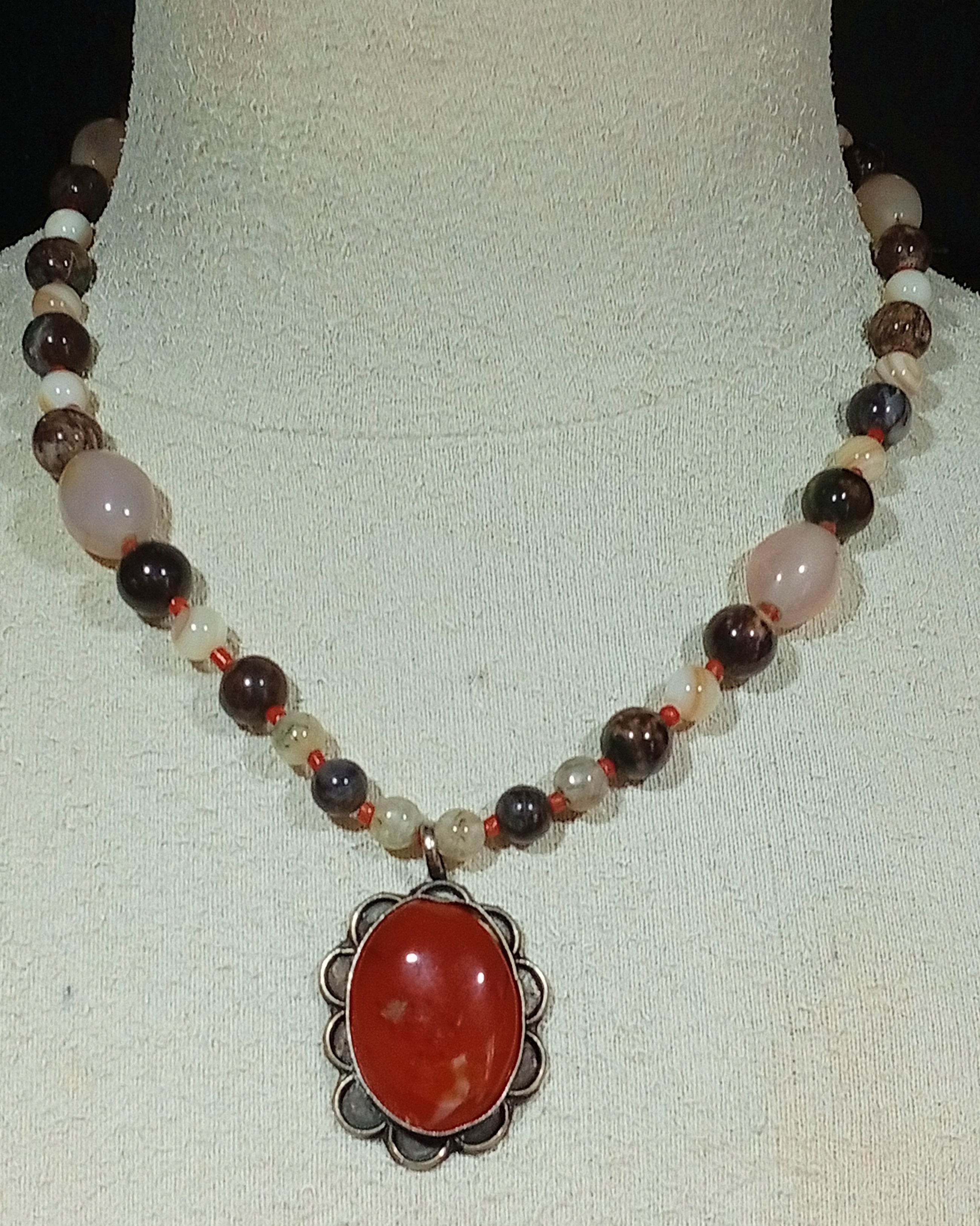 COLLIER PENDENTIF NEWARI